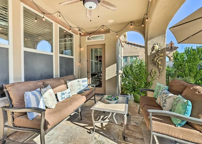 Game Room, Serene Backyard! Luxe Goodyear Holiday home