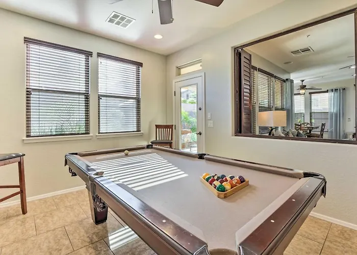 Holiday home Game Room, Serene Backyard! Luxe Goodyear