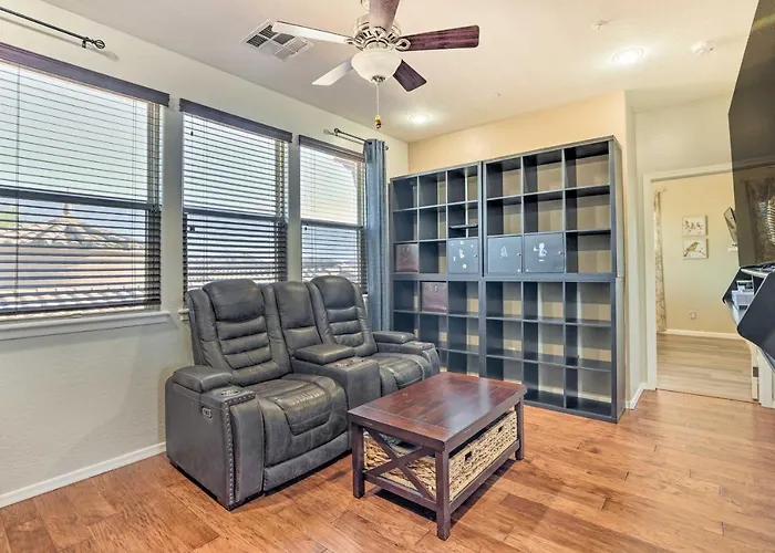 Game Room, Serene Backyard! Luxe Goodyear *