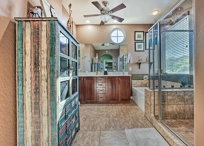 Holiday home Game Room, Serene Backyard! Luxe Goodyear Liberty