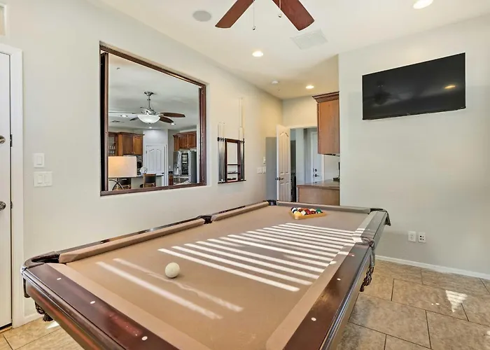 Game Room, Serene Backyard! Luxe Goodyear